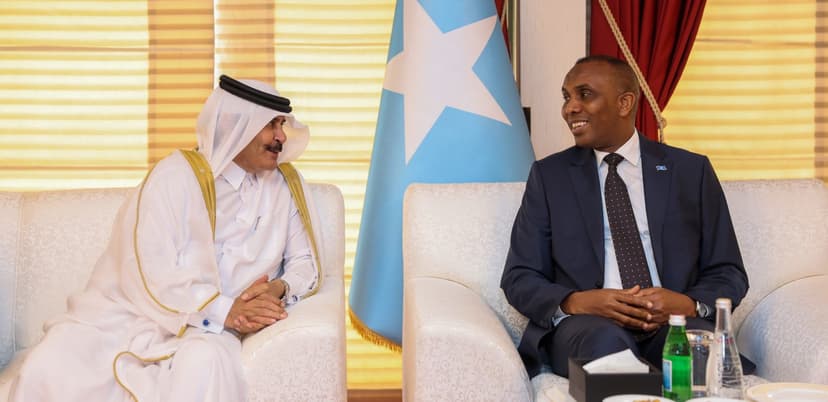 Ra’iisul Wasaare Xamsa oo la kulmay Hoggaanka Rugta Ganacsiga iyo Warshadaha Qatar