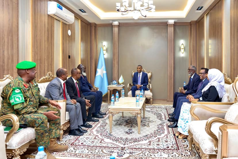 Ra’iisul Wasaare Xamsa oo qaabilay Wakiilka Midowga Afrika ee Soomaaliya
