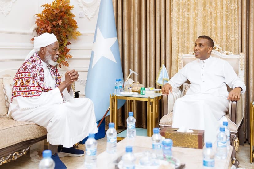 Ra’iisul Wasaaraha oo casho sharaf ku maamuusay Suldaan Maxamed Suldaan Xaaji
