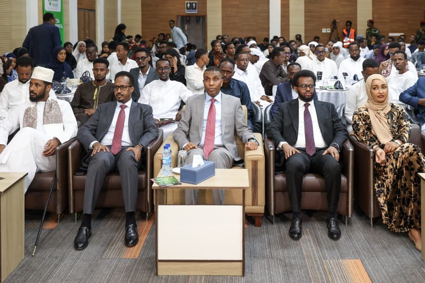 Ra’iisul Wasaare Xamsa oo ka qayb galay munaasabadda maamuuska iyo abaalmarinta barnaamijka “Daaci 2026”