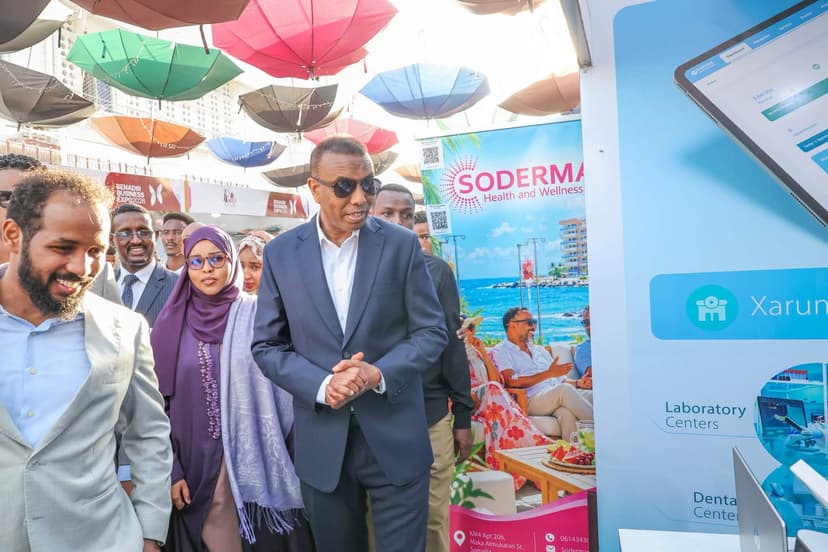 Ra’iisul Wasaare Xamsa oo xarigga ka jaray Bandhigga Carwada Ganacsiga Banaadir